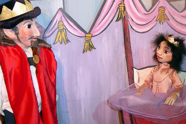 König und Prinzessin sind im Schloß