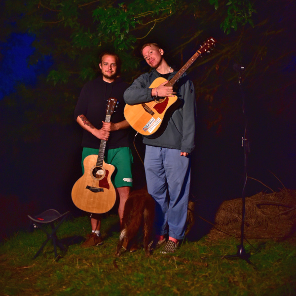 Der Liedermacher Tett & Gitarrist Daniel Friedrich